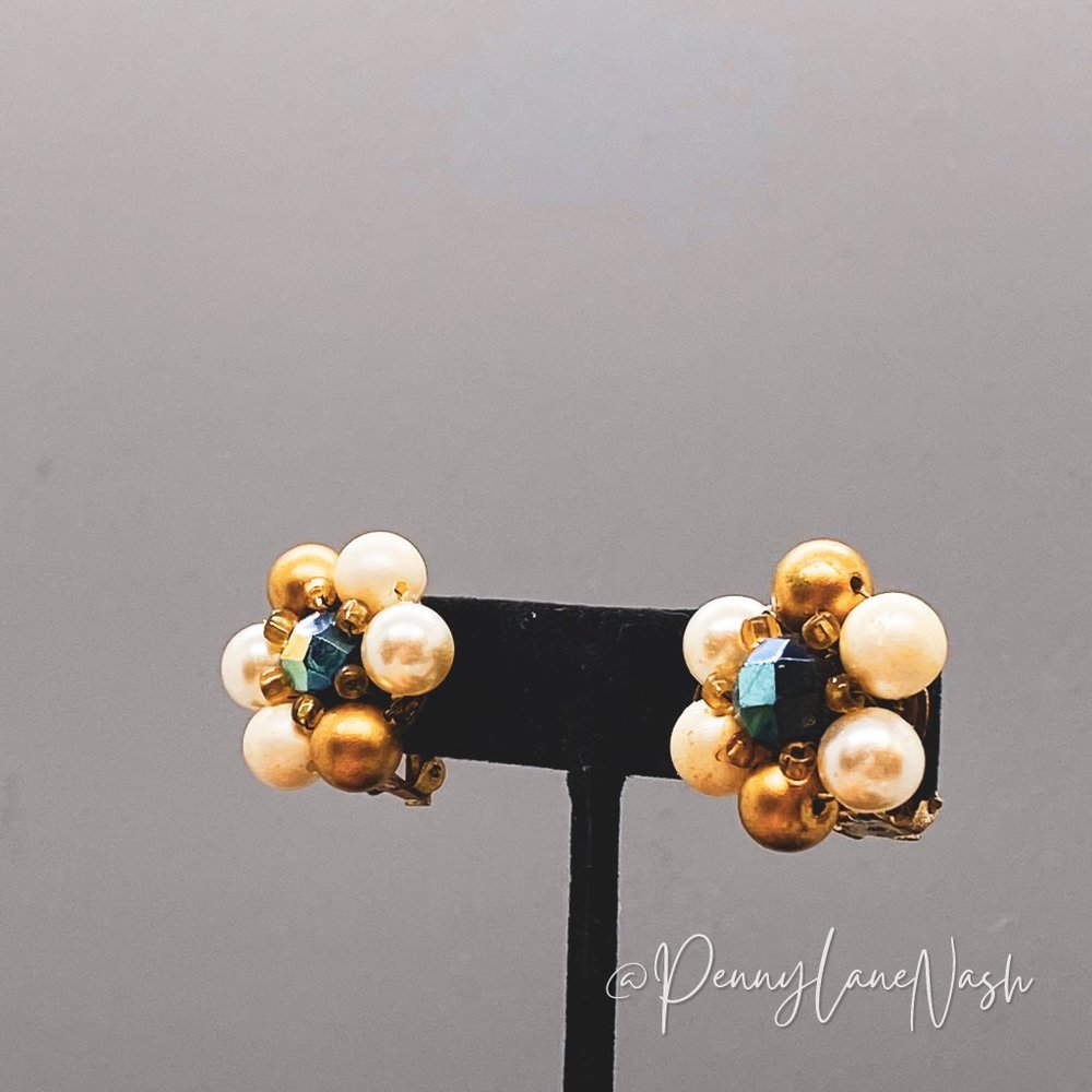 Vintage White & Blue Pearl Cluster Flower Stud Earrings - Picture 6 of 6